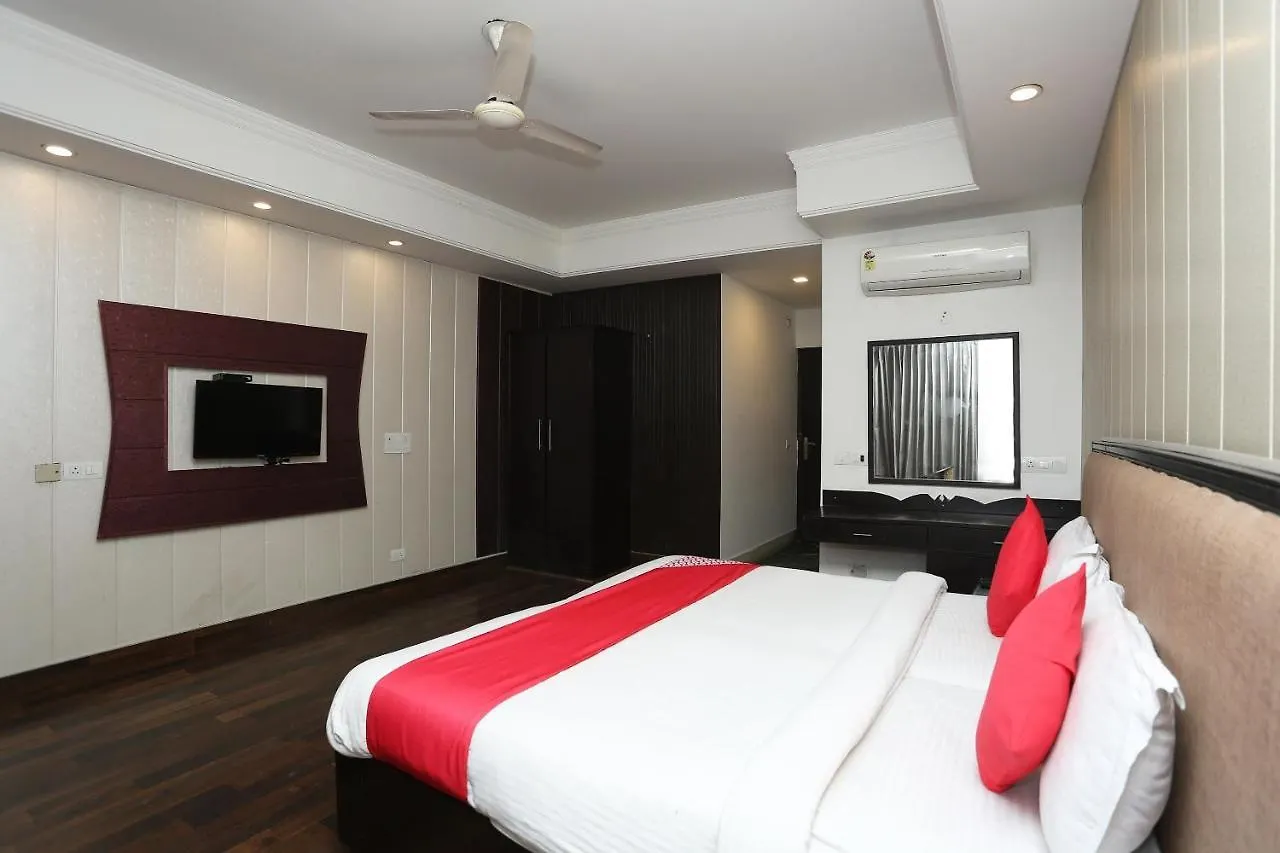Hotel The Avenue Residency Near Leisure Valley Park Gurgaon
