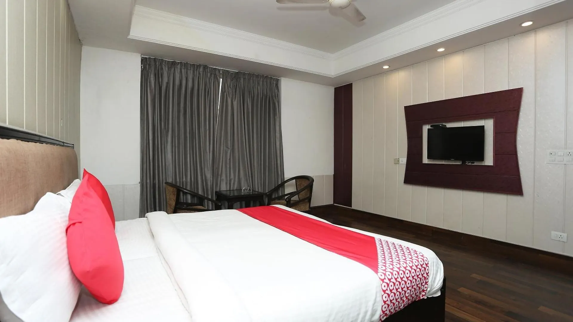 Hotel The Avenue Residency Near Leisure Valley Park Gurgaon